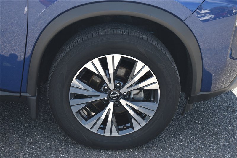 Used 2023 Nissan Rogue SV w/ SV Premium B Package AWD/4WD image 3