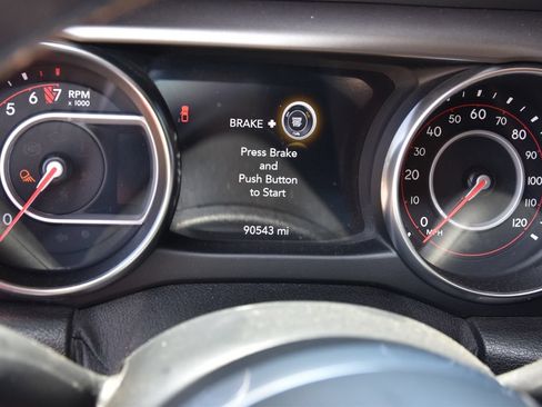 Used 2020 Jeep Gladiator Rubicon AWD/4WD image 9