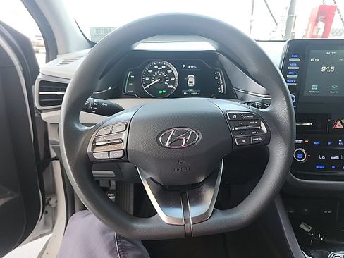 Used 2020 Hyundai Ioniq Blue FWD image 9