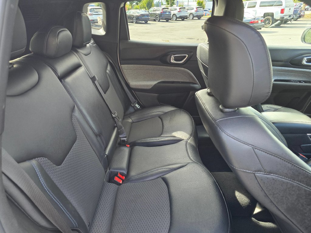 Used 2024 Jeep Compass Latitude AWD/4WD image 7