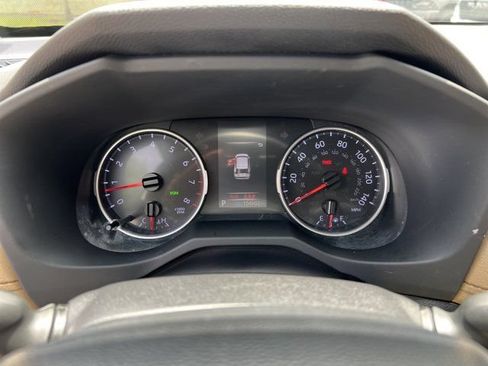 Used 2019 Toyota RAV4 XLE Premium FWD image 34