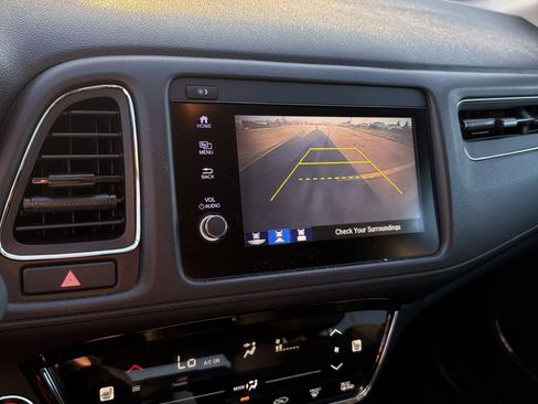 Used 2021 Honda HR-V EX image 3