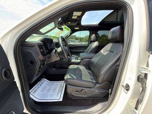 Used 2023 Ford Expedition Limited AWD/4WD image 24