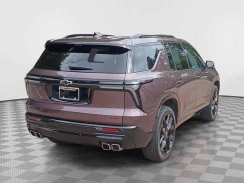 Used 2024 Chevrolet Traverse RS FWD image 24