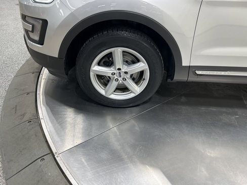 Certified 2017 Ford Explorer XLT w/ Equipment Group 202A image 32