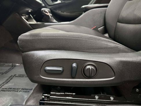 Used 2022 Chevrolet Malibu LT FWD image 25