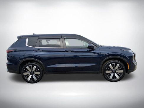 New 2026 Mitsubishi Outlander SE image 2