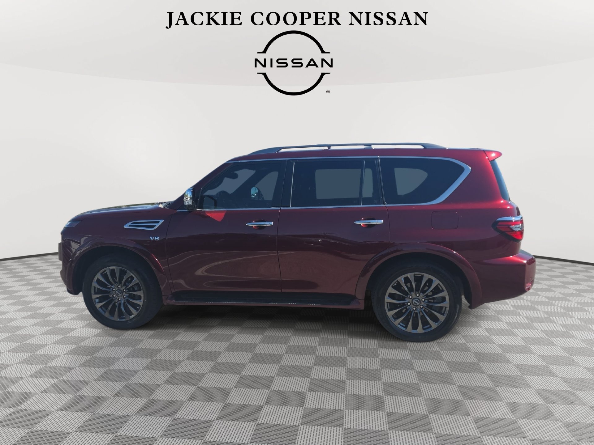 Used 2022 Nissan Armada Platinum w/ Captain's Chairs Package AWD/4WD image 8