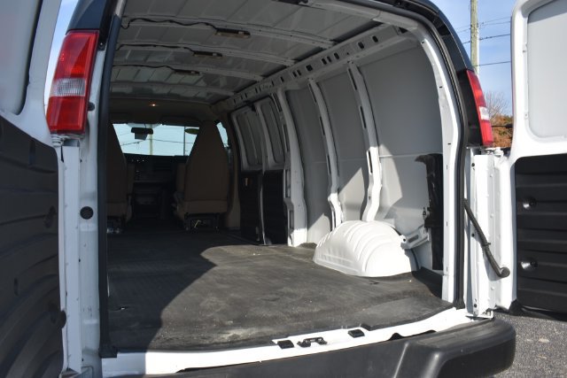 Used 2025 Chevrolet Express 2500 Extended RWD image 16