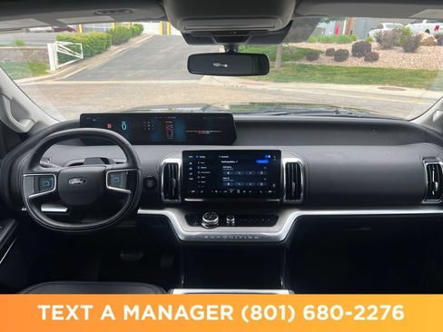 Used 2025 Ford Expedition Max Platinum AWD/4WD image 16