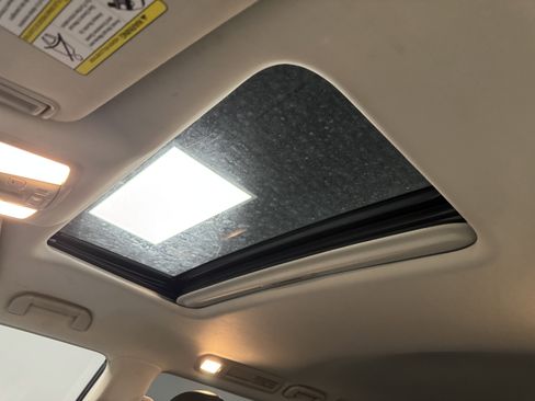 Used 2018 Nissan Armada SL w/ Moonroof Package image 11