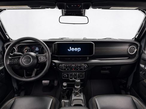 Used 2025 Jeep Gladiator Sport AWD/4WD image 16
