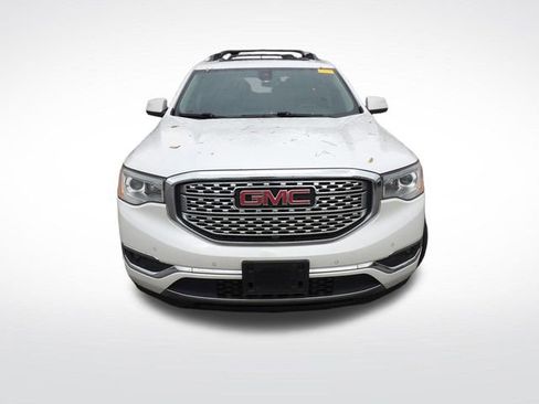 Used 2019 GMC Acadia Denali image 2