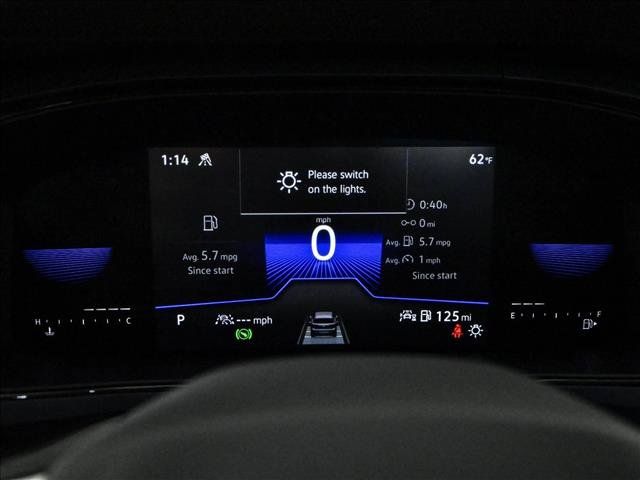 Used 2023 Volkswagen Taos SE w/ Panoramic Sunroof Package AWD/4WD image 11
