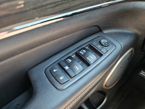 Used 2017 Jeep Grand Cherokee Overland AWD/4WD image 47