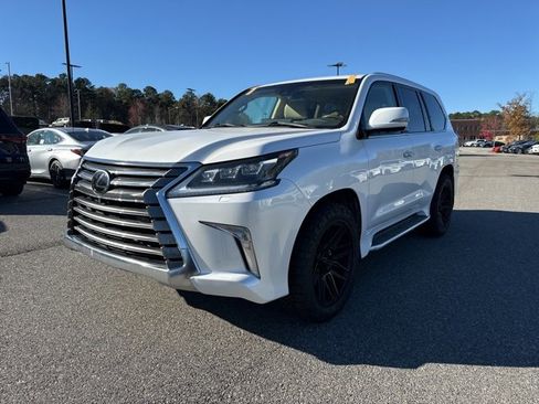 Used 2019 Lexus LX 570 4WD image 4