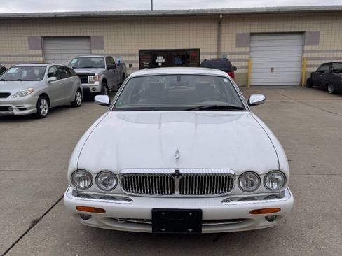 Used 2001 Jaguar XJ Vanden Plas image 2