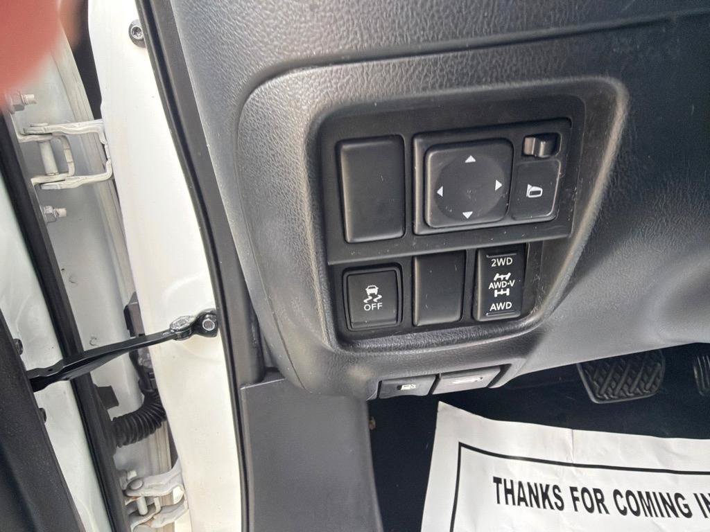 Used 2014 Nissan Juke SV AWD/4WD image 16