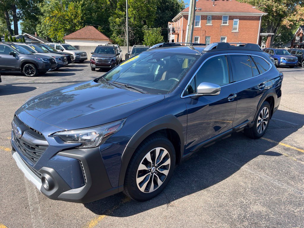 Certified 2023 Subaru Outback Touring XT AWD/4WD image 8