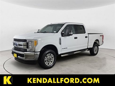Used 2017 Ford F250 XLT image 1