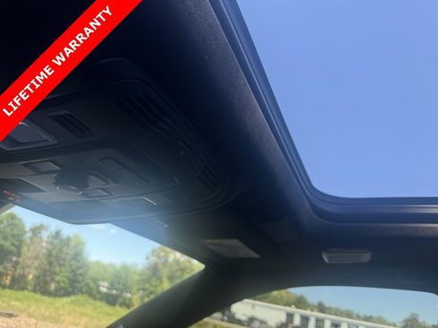 Used 2023 Cadillac Escalade V image 31