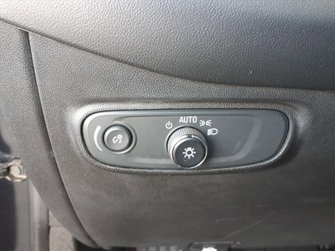 Used 2020 Chevrolet Equinox LT image 17