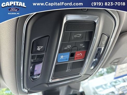 Used 2024 Jeep Grand Cherokee Limited w/ Luxury Tech Group II AWD/4WD image 32