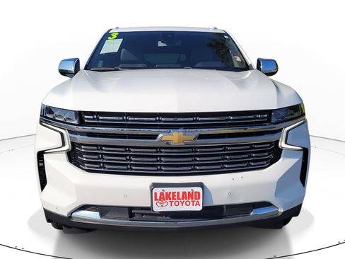 Used 2023 Chevrolet Suburban Premier image 2