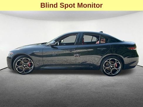 Used 2024 Alfa Romeo Giulia Veloce AWD/4WD image 6