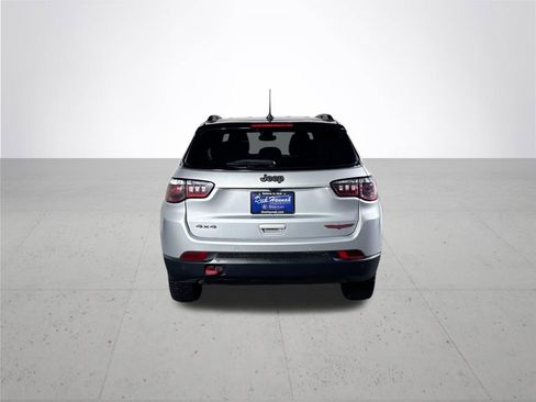 Used 2024 Jeep Compass Trailhawk AWD/4WD image 7
