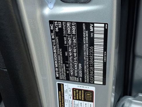 Used 2025 Mercedes-Benz GLE 450e 4MATIC image 32