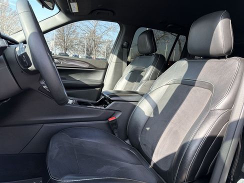 Used 2023 Jeep Grand Cherokee Altitude image 18