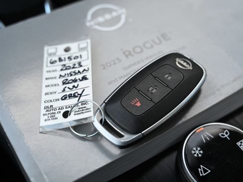 Used 2023 Nissan Rogue S image 25