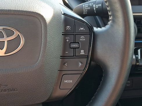 Certified 2024 Toyota Prius XLE FWD image 21