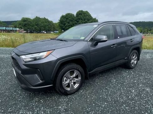 Certified 2025 Toyota RAV4 XLE AWD/4WD image 4
