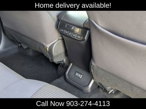 Used 2023 Toyota Highlander L image 30