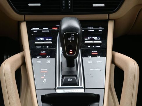 Certified 2021 Porsche Cayenne S image 23