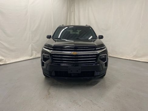 Used 2026 Chevrolet Traverse LT AWD/4WD image 3