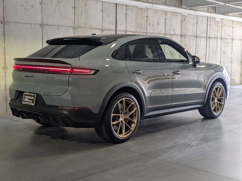 Certified 2025 Porsche Cayenne Turbo GT AWD/4WD image 9