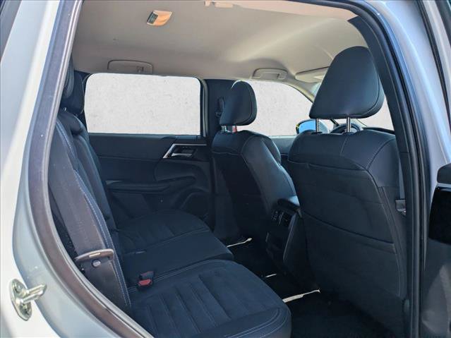 Used 2022 Mitsubishi Outlander SE AWD/4WD image 14