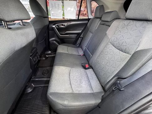 Used 2020 Toyota RAV4 XLE AWD/4WD image 40