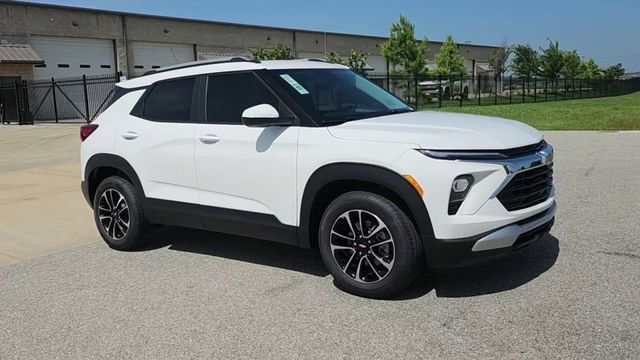 New 2026 Chevrolet TrailBlazer LT FWD image 2