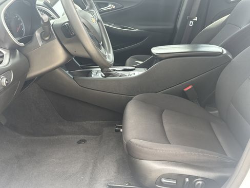 Used 2024 Chevrolet Malibu LT image 9