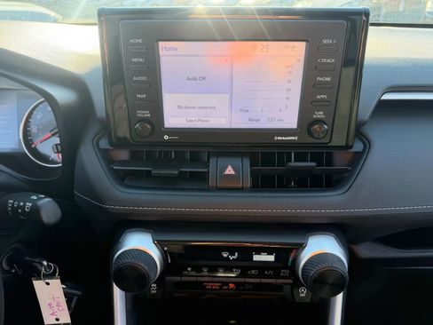 Used 2020 Toyota RAV4 LE w/ All Weather Liner Package AWD/4WD image 18