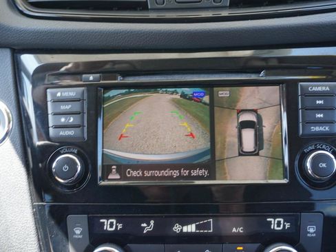 Used 2019 Nissan Rogue SL FWD image 12