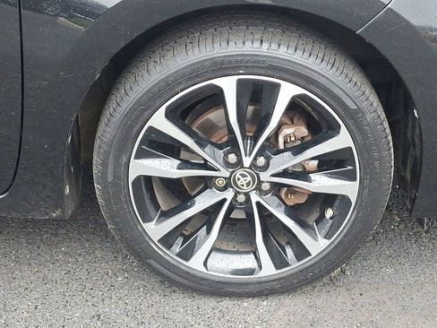 Used 2017 Toyota Corolla SE w/ SE Premium Package image 8