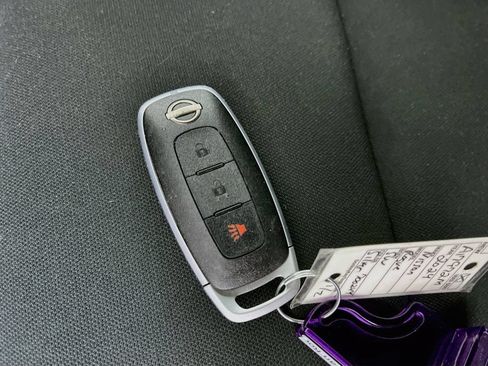 Used 2024 Nissan Rogue S AWD/4WD image 24
