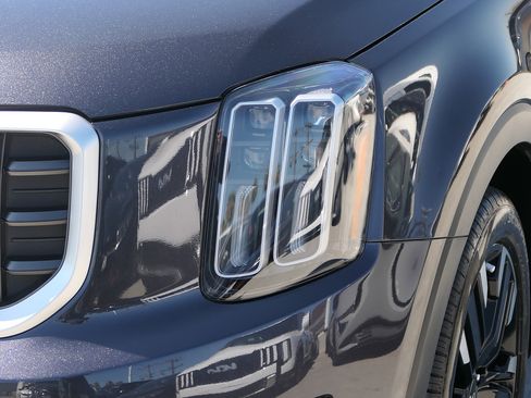 Used 2025 Kia Telluride SX FWD image 8
