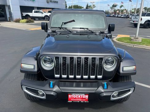 Used 2023 Jeep Wrangler Unlimited Sahara w/ Cold Weather Group AWD/4WD image 8