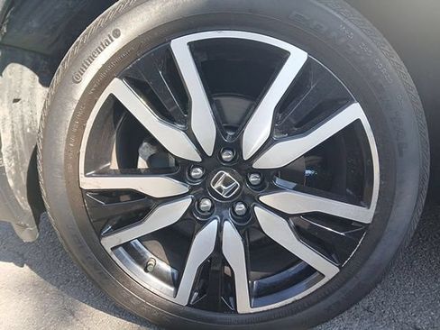 Used 2019 Honda Pilot Touring image 7